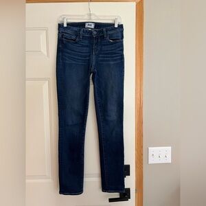 Women’s Paige skyline skinny medium dark wash denim jeans. Size 28